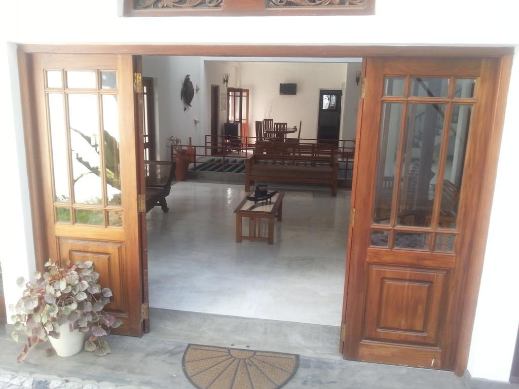 Aaranya Residence Канди Екстериор снимка