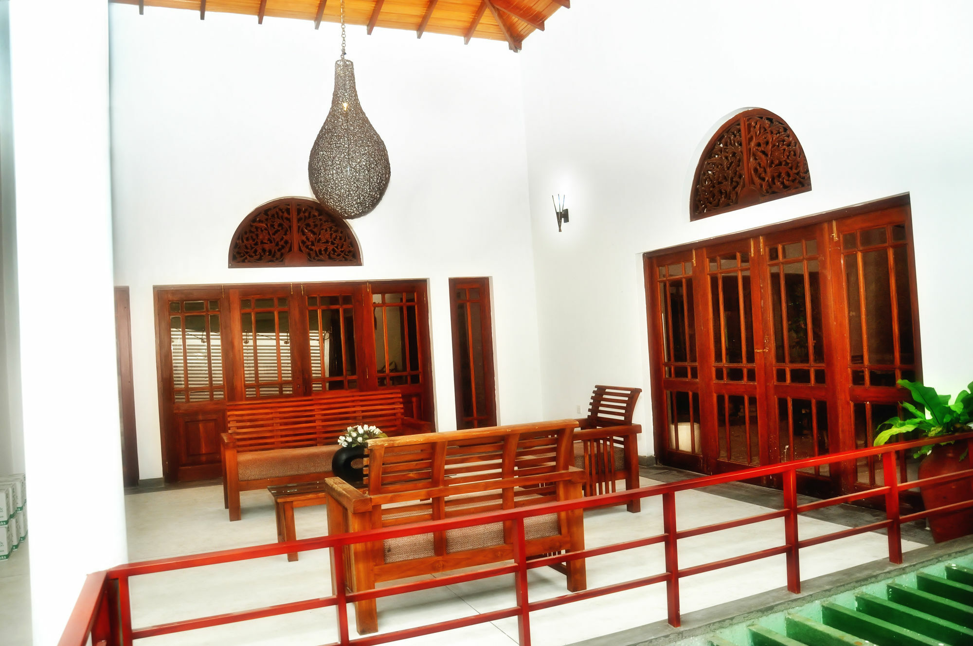 Aaranya Residence Канди Екстериор снимка