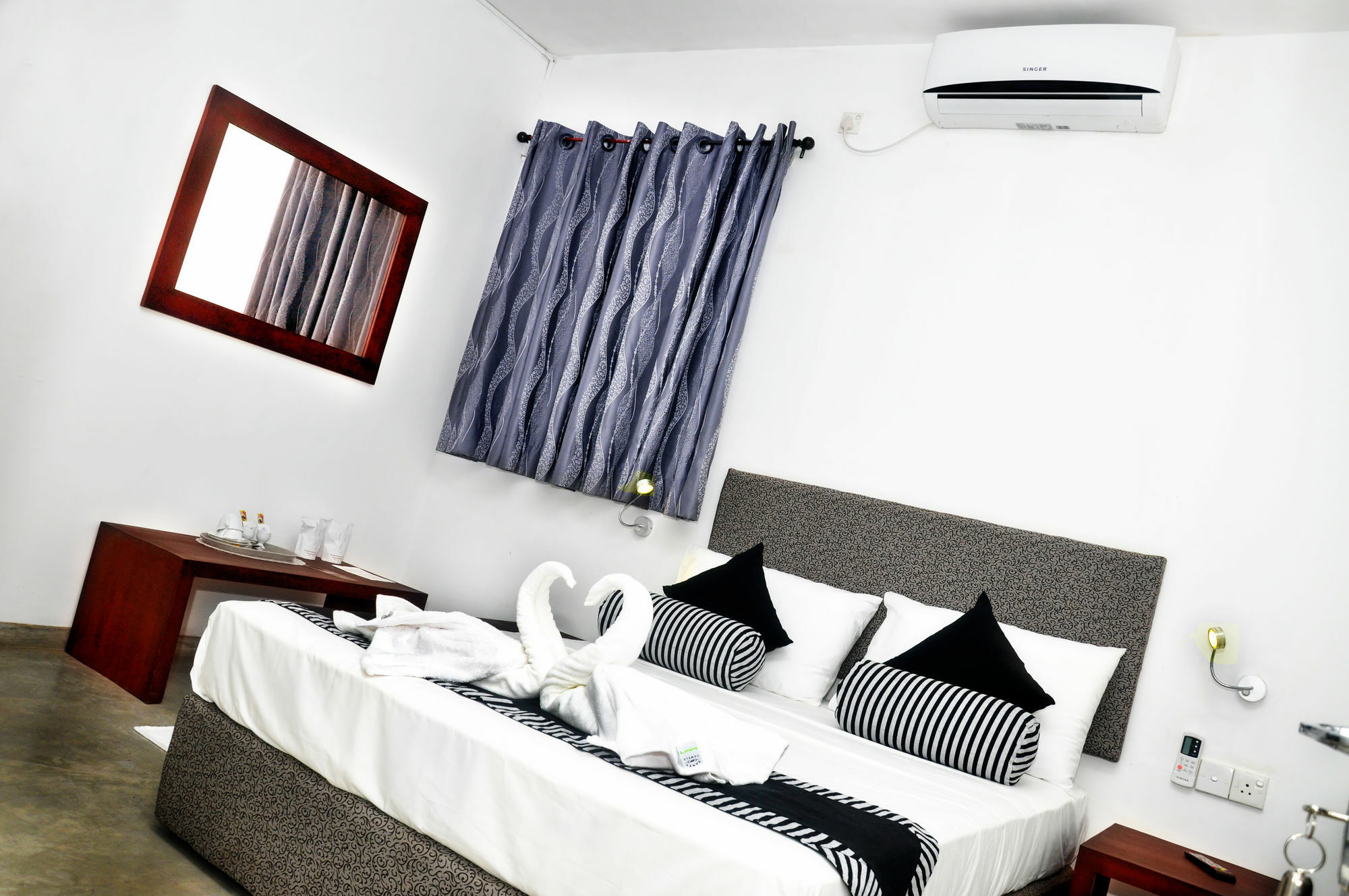 Aaranya Residence Канди Екстериор снимка